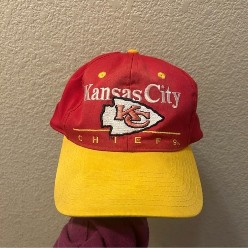 VINTAGE Kansas City Chiefs Hat Cap Snap Back Red Yellow Football Mens 90s